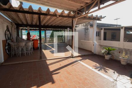 Casa à venda com 180m², 3 quartos e 2 vagasTerraço