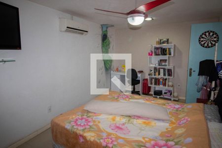 Casa à venda com 180m², 3 quartos e 2 vagasSuíte