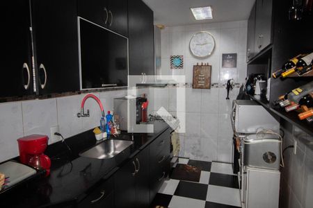 Casa à venda com 180m², 3 quartos e 2 vagasCozinha