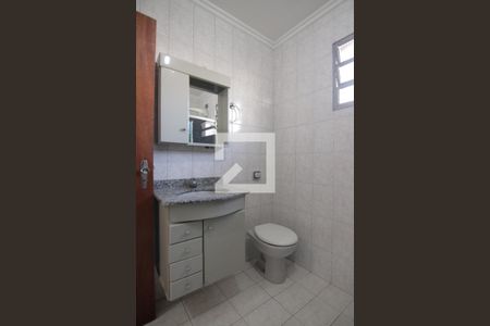 Casa à venda com 206m², 3 quartos e 2 vagasBanheiro