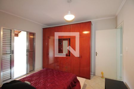 Casa à venda com 200m², 4 quartos e 2 vagasQuarto 2 - Suíte