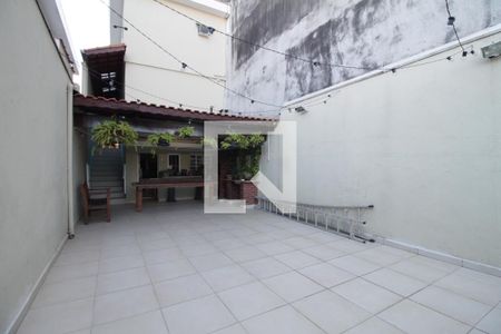 Casa à venda com 200m², 4 quartos e 2 vagasQuintal e Jardim