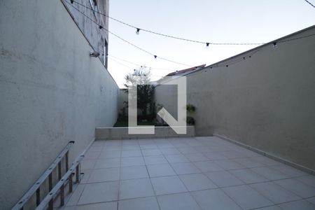 Casa à venda com 200m², 4 quartos e 2 vagasQuintal e Jardim