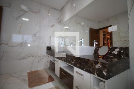 Casa à venda com 400m², 3 quartos e 4 vagasBanheiro