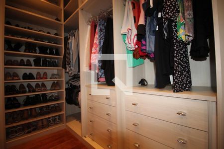 Casa à venda com 400m², 3 quartos e 4 vagasCloset