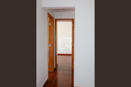 Corredor de apartamento para alugar com 2 quartos, 72m² em Lins de Vasconcelos, Rio de Janeiro
