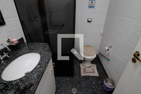 Banheiro de apartamento para alugar com 3 quartos, 81m² em República, São Paulo