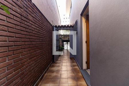 Casa de condomínio à venda com 180m², 3 quartos e 2 vagas Casa de condomínio à venda com 180m², 3 quartos e 2 vagasCorredor Lateral