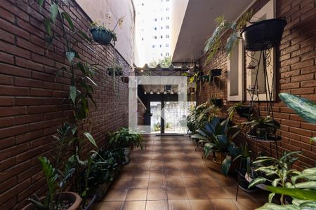 Casa de condomínio à venda com 180m², 3 quartos e 2 vagas Casa de condomínio à venda com 180m², 3 quartos e 2 vagasCorredor Lateral