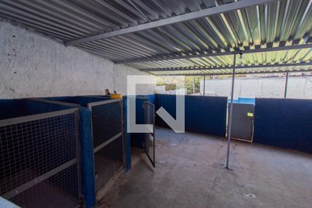 Casa à venda com 700m², 1 quarto e 1 vagaQuintal