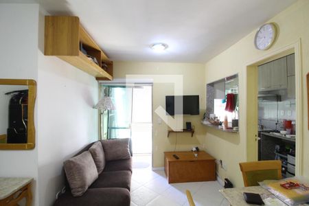 Sala de apartamento para alugar com 2 quartos, 57m² em Jacarepaguá, Rio de Janeiro