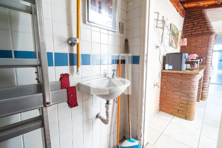 Casa à venda com 211m², 3 quartos e 2 vagasBanheiro de serviço