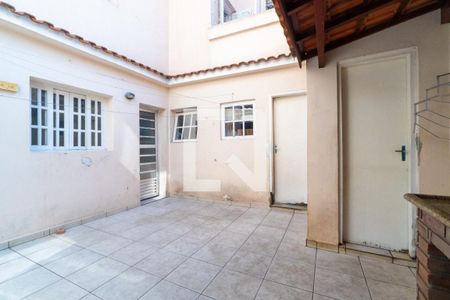 Casa à venda com 211m², 3 quartos e 2 vagasQuintal