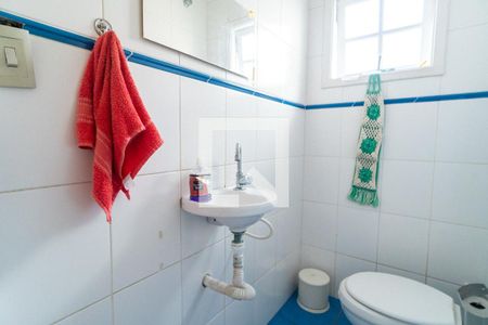 Casa à venda com 211m², 3 quartos e 2 vagasLavabo