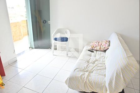 Sala de apartamento para alugar com 2 quartos, 73m² em Vila Tupi, Praia Grande