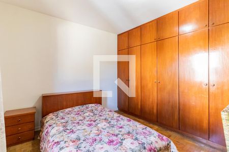 Casa à venda com 399m², 4 quartos e 2 vagas Casa à venda com 399m², 4 quartos e 2 vagasQuarto 1