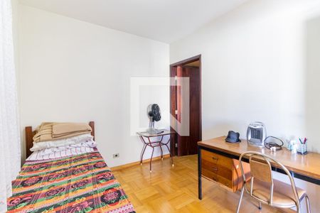 Casa à venda com 399m², 4 quartos e 2 vagas Casa à venda com 399m², 4 quartos e 2 vagasQuarto 4