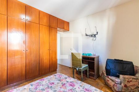 Casa à venda com 399m², 4 quartos e 2 vagas Casa à venda com 399m², 4 quartos e 2 vagasQuarto 1