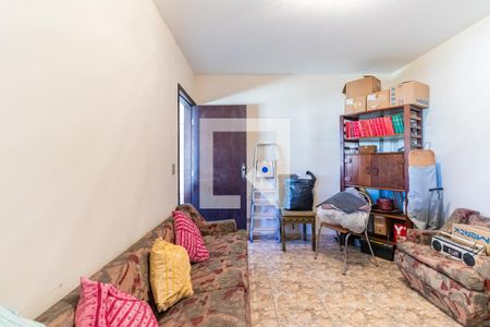 Casa à venda com 399m², 4 quartos e 2 vagas Casa à venda com 399m², 4 quartos e 2 vagasQuartinho 2