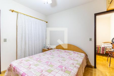 Casa à venda com 399m², 4 quartos e 2 vagas Casa à venda com 399m², 4 quartos e 2 vagasQuarto 3