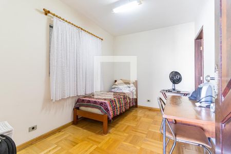 Casa à venda com 399m², 4 quartos e 2 vagas Casa à venda com 399m², 4 quartos e 2 vagasQuarto 4