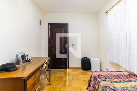 Casa à venda com 399m², 4 quartos e 2 vagas Casa à venda com 399m², 4 quartos e 2 vagasQuarto 4