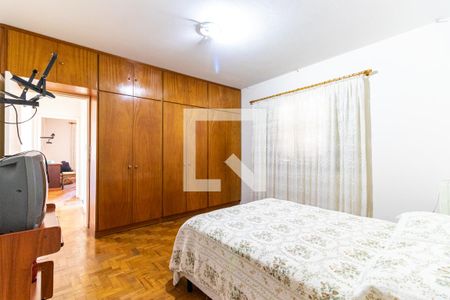 Casa à venda com 399m², 4 quartos e 2 vagas Casa à venda com 399m², 4 quartos e 2 vagasQuarto 2