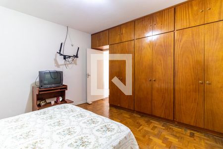Casa à venda com 399m², 4 quartos e 2 vagas Casa à venda com 399m², 4 quartos e 2 vagasQuarto 2