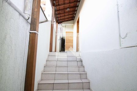 Casa para alugar com 150m², 2 quartos e 2 vagas Casa para alugar com 150m², 2 quartos e 2 vagasEscada