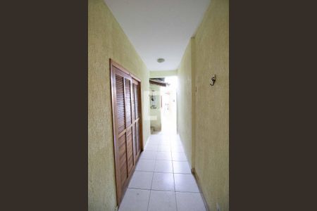 Casa para alugar com 150m², 2 quartos e 2 vagas Casa para alugar com 150m², 2 quartos e 2 vagasCorredor