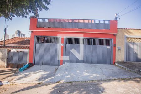 Casa à venda com 450m², 4 quartos e 4 vagasFachada