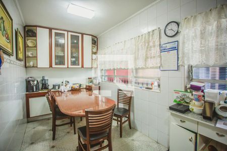 Casa à venda com 450m², 4 quartos e 4 vagasCozinha