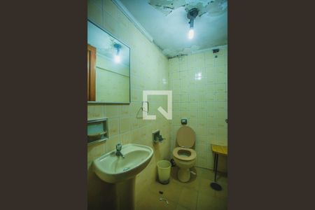 Casa à venda com 450m², 4 quartos e 4 vagasBanheiro de Serviço