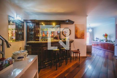 Casa à venda com 450m², 4 quartos e 4 vagasHall