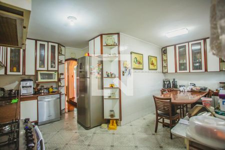 Casa à venda com 450m², 4 quartos e 4 vagasCozinha