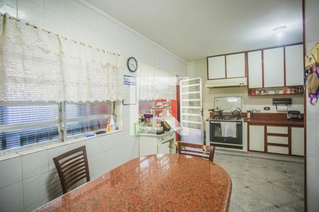 Casa à venda com 450m², 4 quartos e 4 vagasCozinha