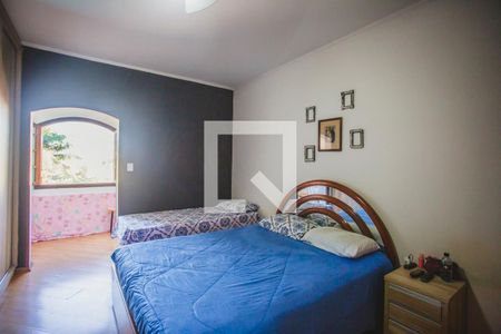 Casa à venda com 450m², 4 quartos e 4 vagasSuíte 2