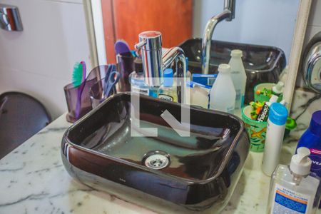 Casa à venda com 450m², 4 quartos e 4 vagasBanheiro Suíte - Torneira