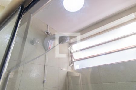 Banheiro de apartamento à venda com 1 quarto, 56m² em Menino Deus, Porto Alegre