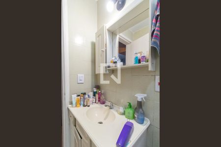 Banheiro de apartamento à venda com 1 quarto, 56m² em Menino Deus, Porto Alegre