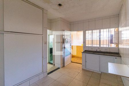 Casa para alugar com 100m², 2 quartos e 2 vagasCozinha