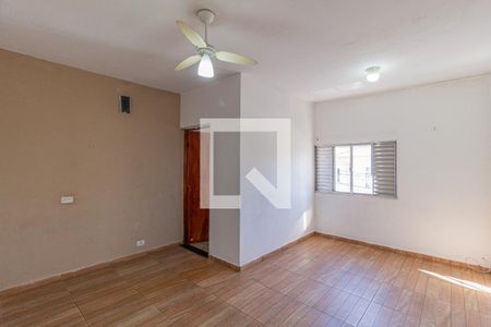 Casa para alugar com 100m², 2 quartos e 2 vagasSuíte