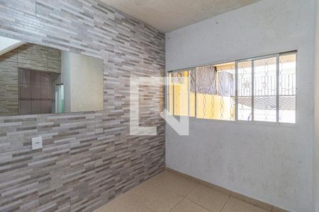 Casa para alugar com 100m², 2 quartos e 2 vagasSala