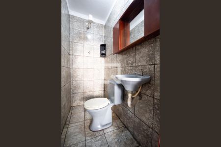 Banheiro de casa para alugar com 1 quarto, 45m² em Km 18, Osasco