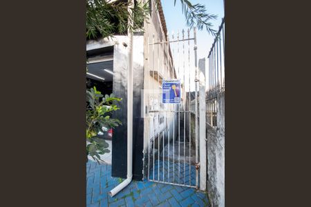Fachada de casa para alugar com 1 quarto, 45m² em Km 18, Osasco