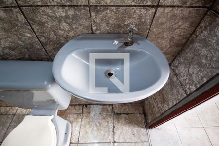 Banheiro de casa para alugar com 1 quarto, 45m² em Km 18, Osasco