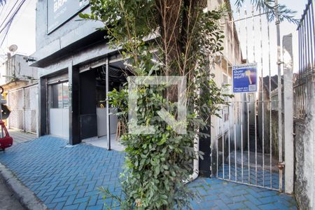 Fachada de casa para alugar com 1 quarto, 45m² em Km 18, Osasco