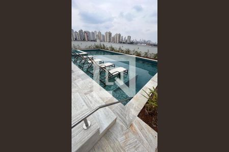 Apartamento à venda com 33m², 2 quartos e sem vagaÁrea comum - Piscina