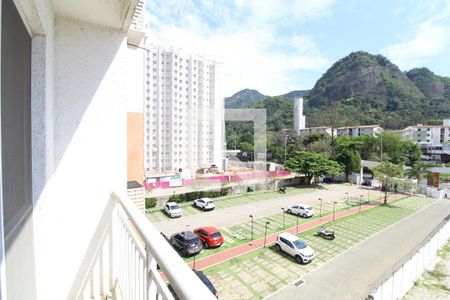 Varanda da sala de apartamento para alugar com 2 quartos, 50m² em Jacarepaguá, Rio de Janeiro