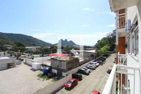 Varanda da sala de apartamento para alugar com 2 quartos, 50m² em Jacarepaguá, Rio de Janeiro